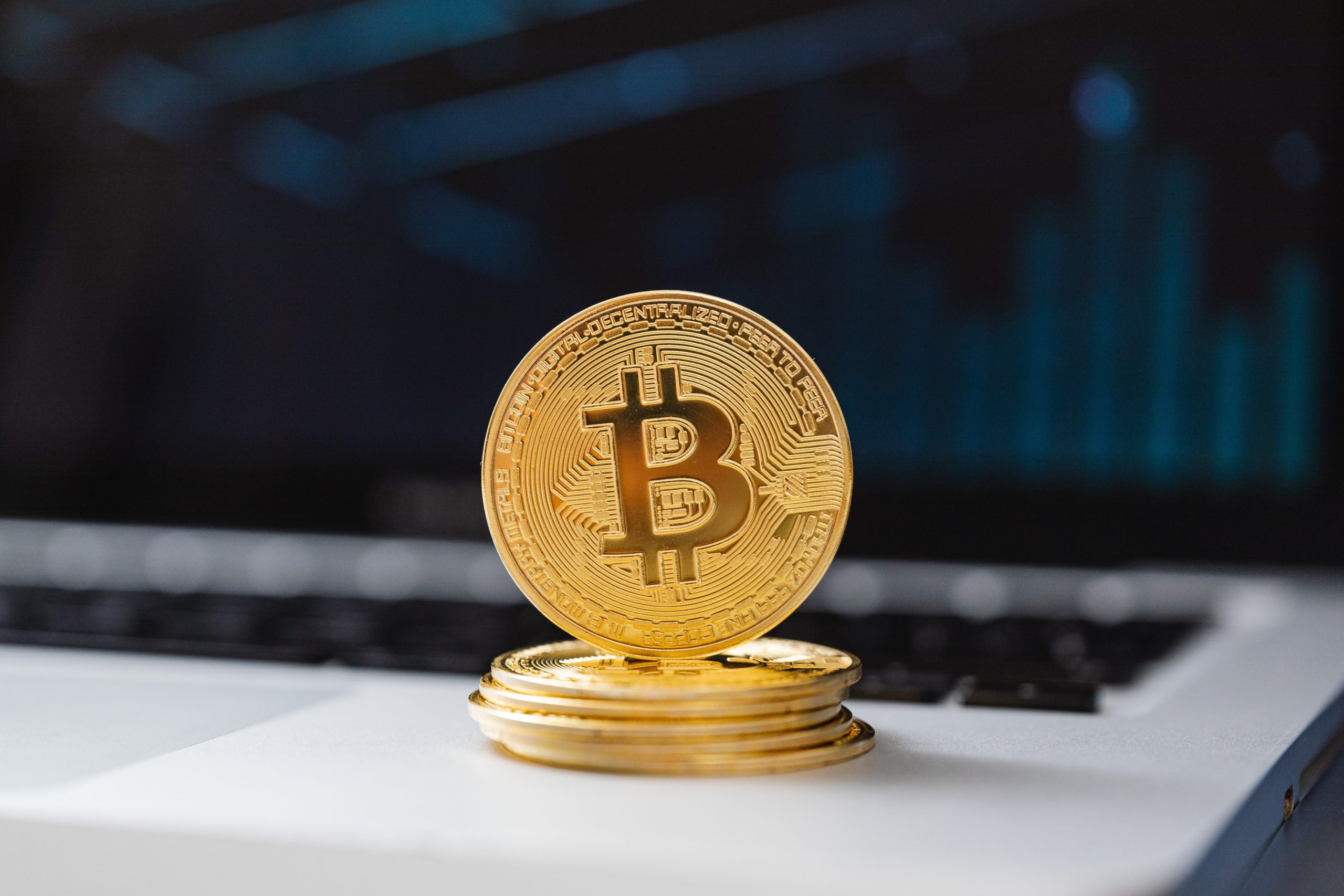 Bitcoin vai cair para US$ 10 mil, mesmo com recente alta, segundo Analista