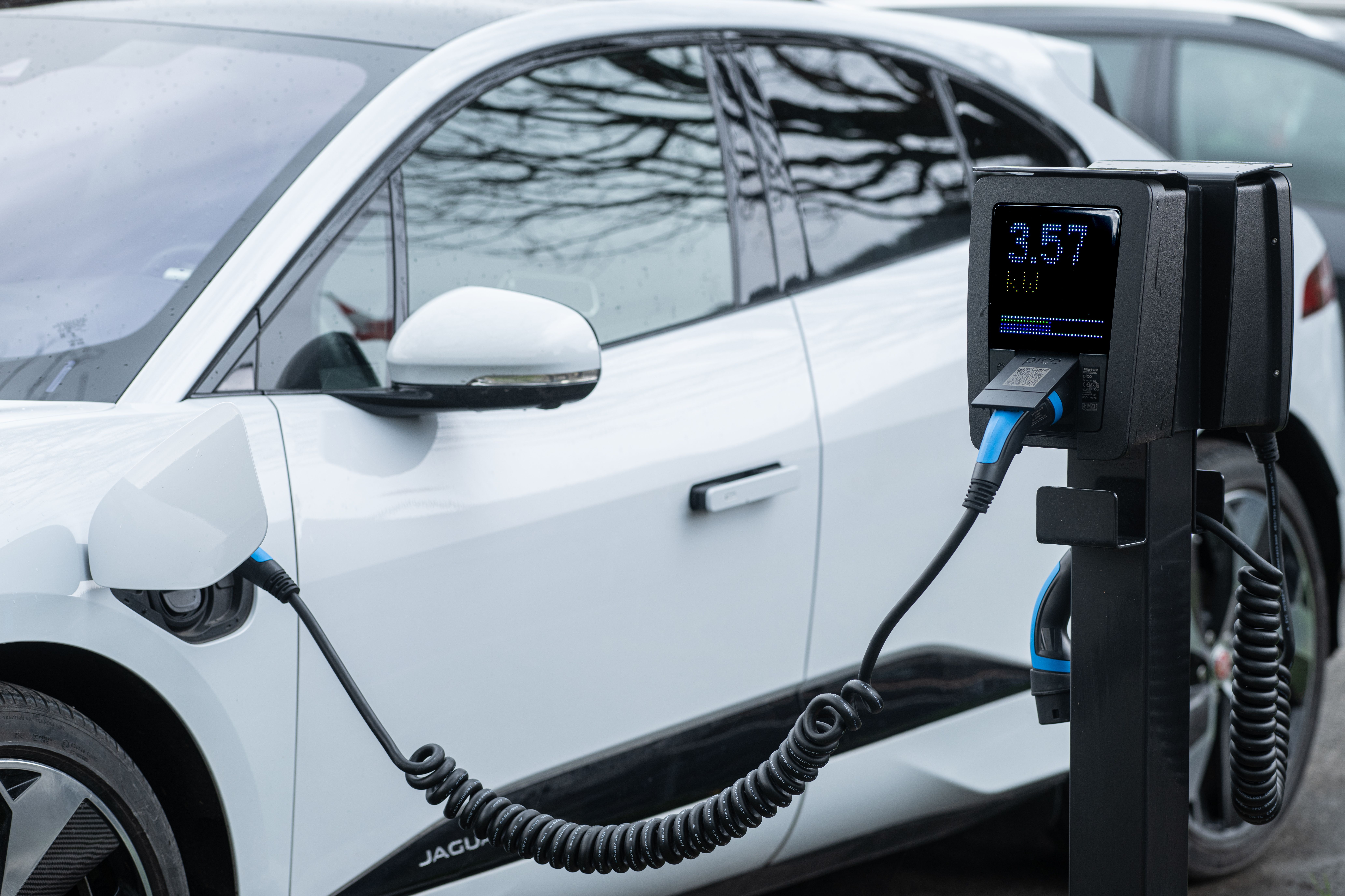 Quanto custa carregar um carro elétrico em casa